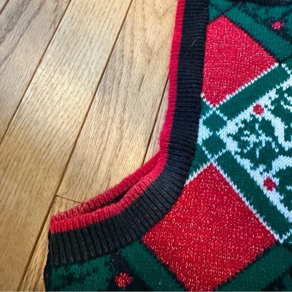 Vintage Holly Metallic Sweater Vest - Picture 6 of 9